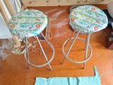 2 METAL STOOLS